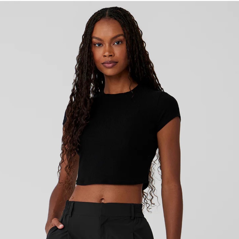 ALO Yoga Ribbed Short Sleeve top in black, size S